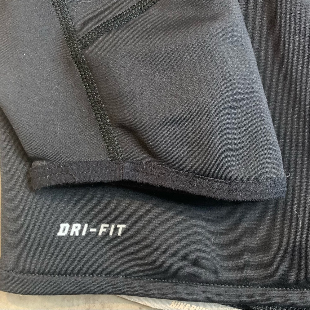 Nike Women’s Dri-Fit Reflective Running  Thermal Jacket, Size L - Picture 5 of 9
